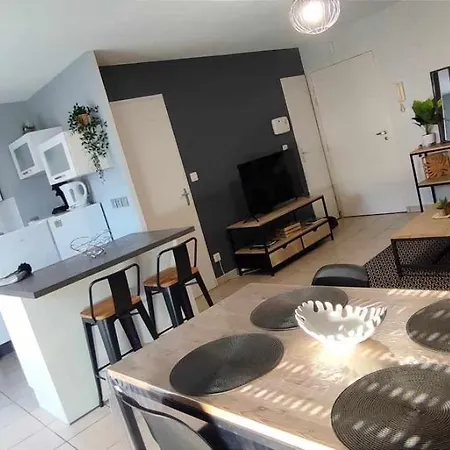 Superbe Appartement En Residence Avec Piscine. Albertville Extérieur photo